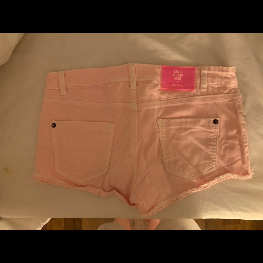 Shorts - Picture 3 of 3